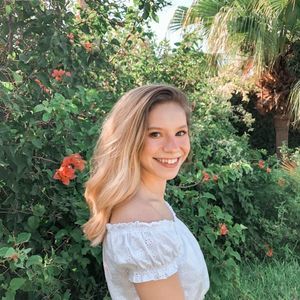 Meet your Posher, Karina